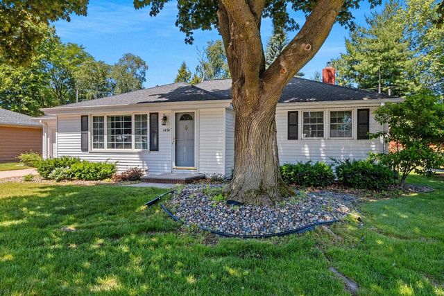 1430 OAK RIDGE DRIVE, Green Bay, WI 54304