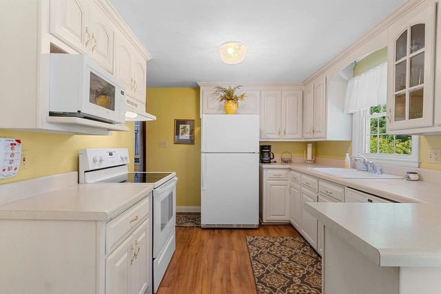 1430 OAK RIDGE DRIVE, Green Bay, WI 54304