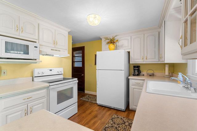 1430 OAK RIDGE DRIVE, Green Bay, WI 54304