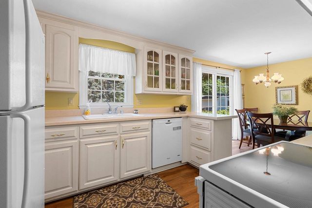 1430 OAK RIDGE DRIVE, Green Bay, WI 54304