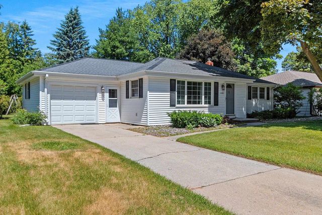 1430 OAK RIDGE DRIVE, Green Bay, WI 54304