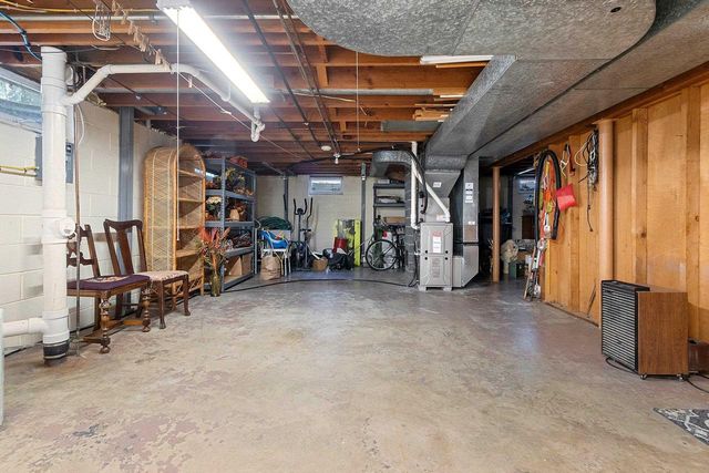 1430 OAK RIDGE DRIVE, Green Bay, WI 54304