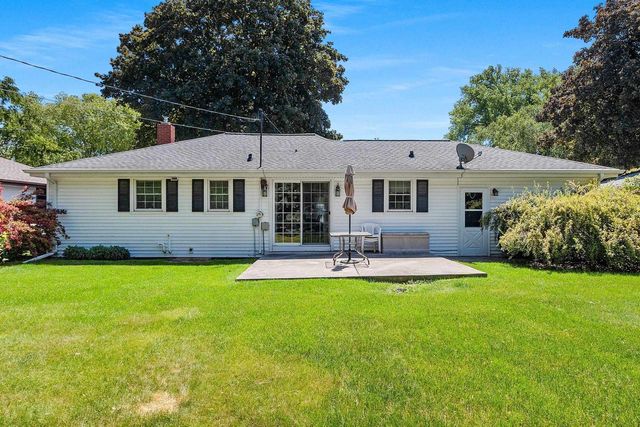 1430 OAK RIDGE DRIVE, Green Bay, WI 54304