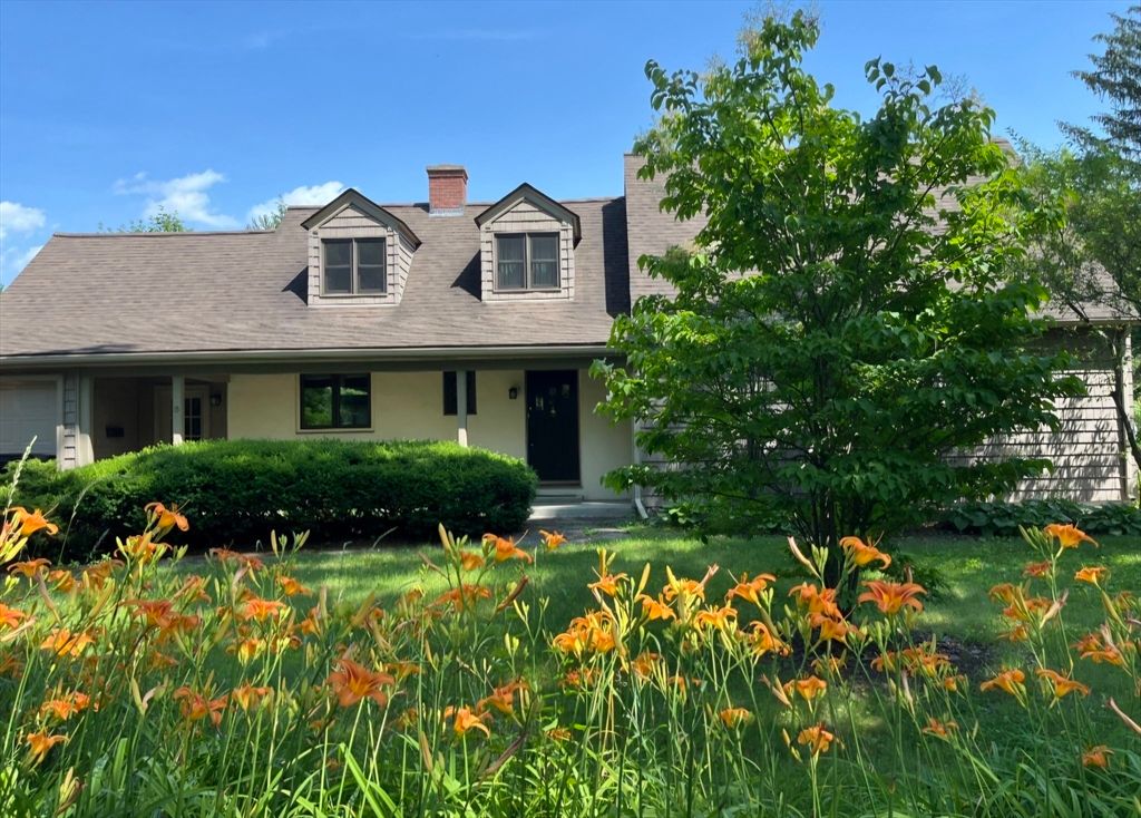 15 Stanton Ave, South Hadley, MA 01075
