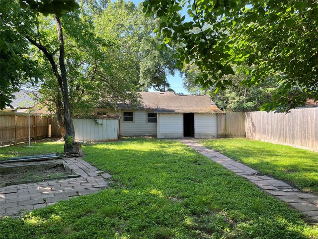 421 Benbrook DR, Houston, TX 77076
