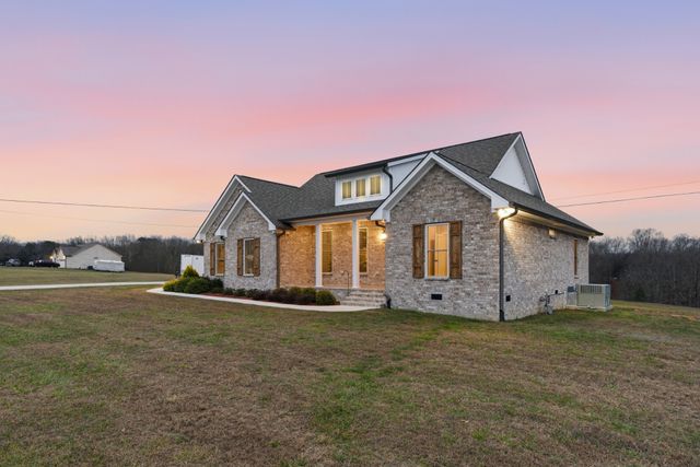 3055 Loren Ln, Centerville, TN 37033