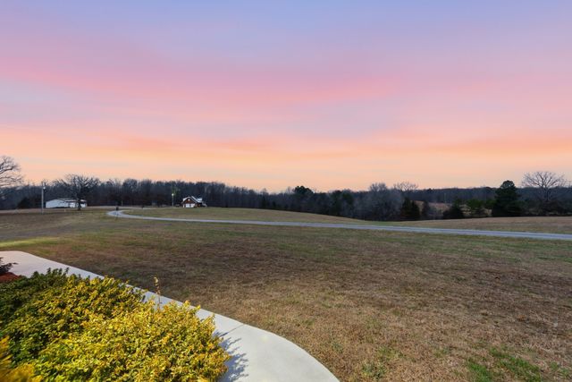 3055 Loren Ln, Centerville, TN 37033