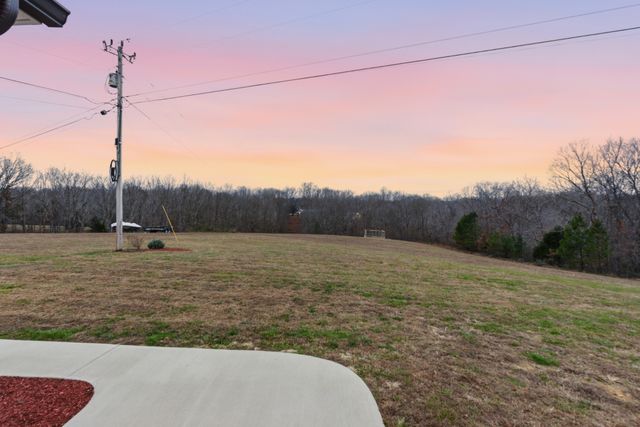 3055 Loren Ln, Centerville, TN 37033