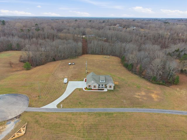 3055 Loren Ln, Centerville, TN 37033