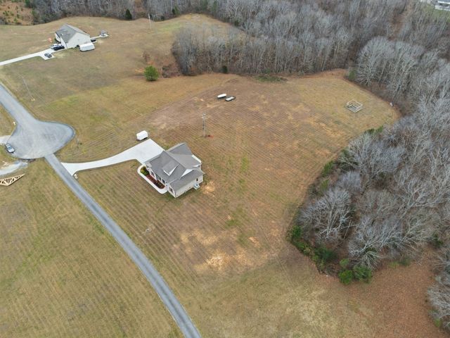 3055 Loren Ln, Centerville, TN 37033