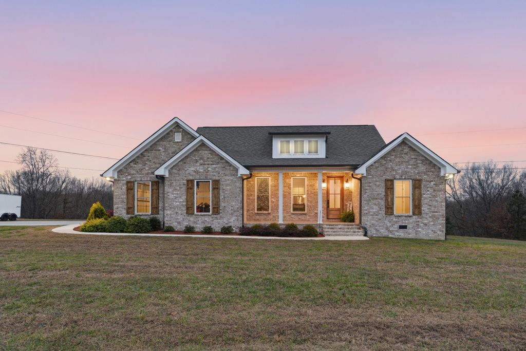 3055 Loren Ln, Centerville, TN 37033