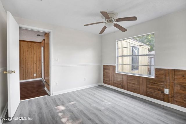 2126 WEYMOUTH Circle E, Jacksonville, FL 32246