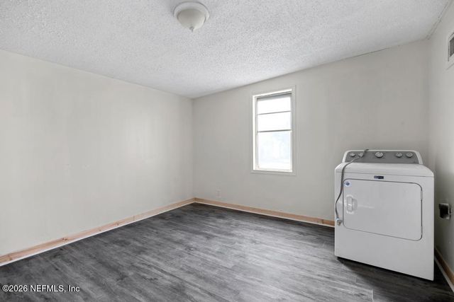 2126 WEYMOUTH Circle E, Jacksonville, FL 32246