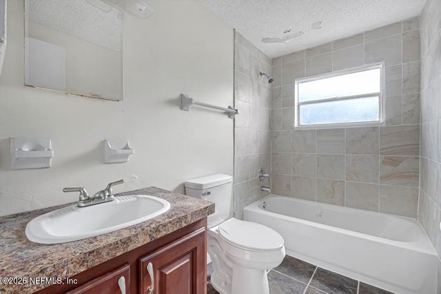 2126 WEYMOUTH Circle E, Jacksonville, FL 32246