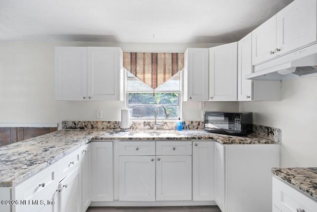 2126 WEYMOUTH Circle E, Jacksonville, FL 32246