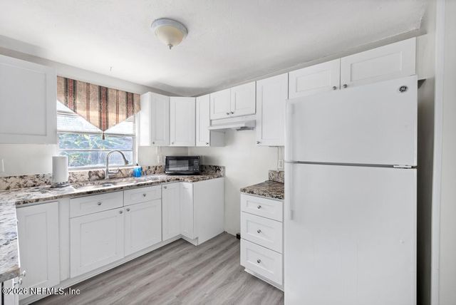 2126 WEYMOUTH Circle E, Jacksonville, FL 32246