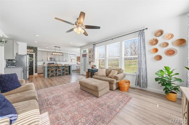 214 Grayleaf Court, Wentzville, MO 63385