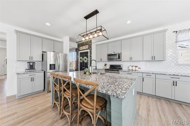 214 Grayleaf Court, Wentzville, MO 63385