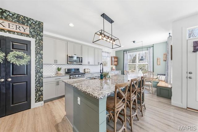 214 Grayleaf Court, Wentzville, MO 63385