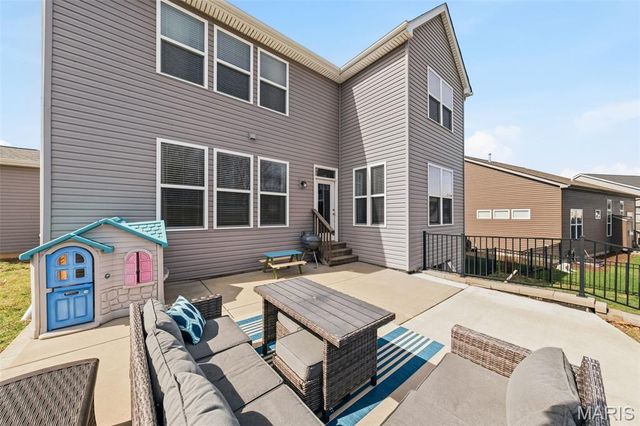 214 Grayleaf Court, Wentzville, MO 63385