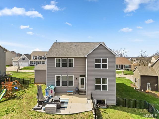 214 Grayleaf Court, Wentzville, MO 63385