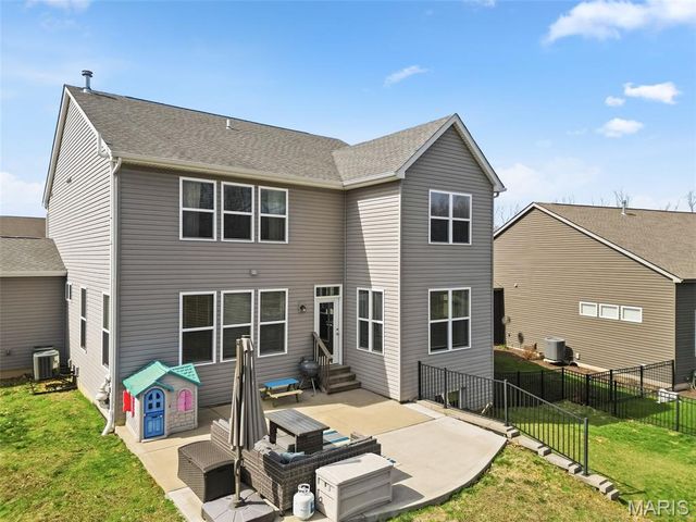 214 Grayleaf Court, Wentzville, MO 63385