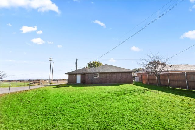1811 N Mcdonald Avenue, Decatur, TX 76234