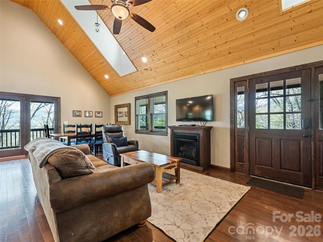 374 Rio Bravo Drive, Sylva, NC 28779