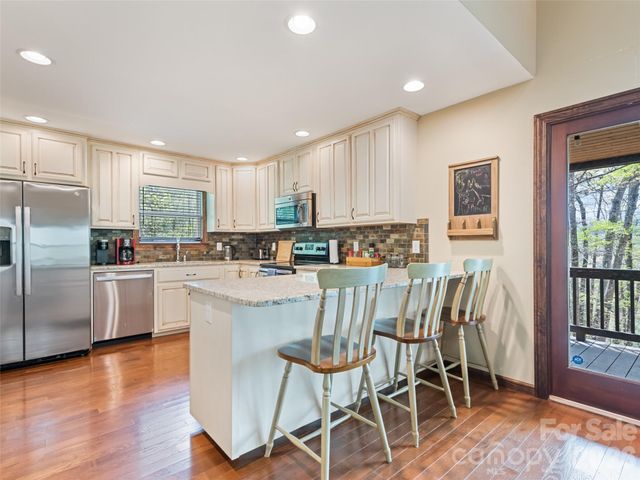 374 Rio Bravo Drive, Sylva, NC 28779
