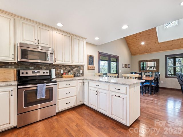 374 Rio Bravo Drive, Sylva, NC 28779