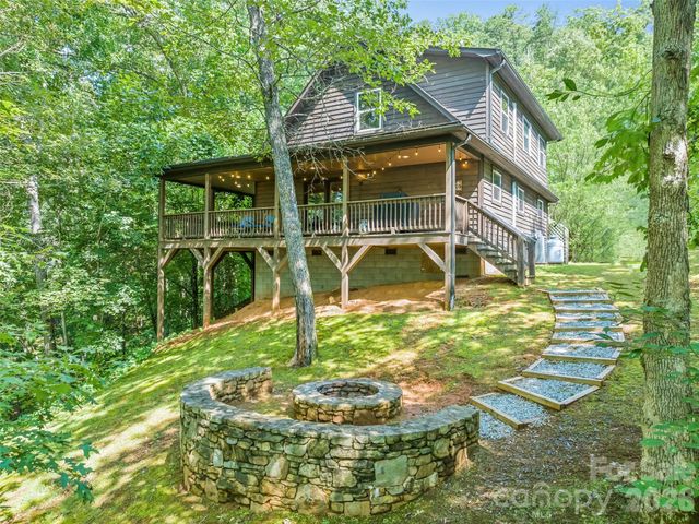 374 Rio Bravo Drive, Sylva, NC 28779