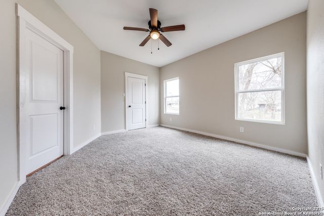 15935 Buchel, Lacoste, TX 78039