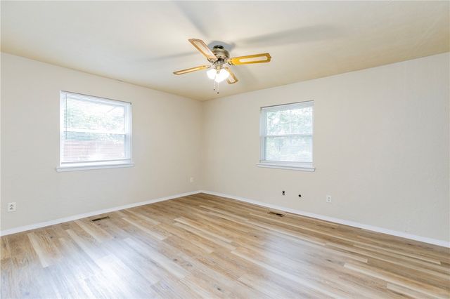 2802 W Turtle Creek Circle, Rogers, AR 72756