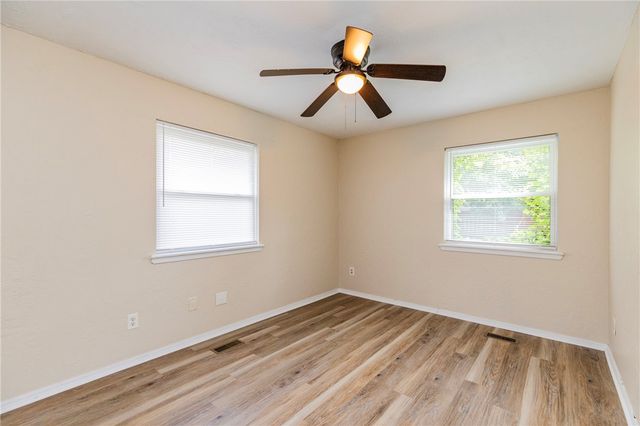 2802 W Turtle Creek Circle, Rogers, AR 72756