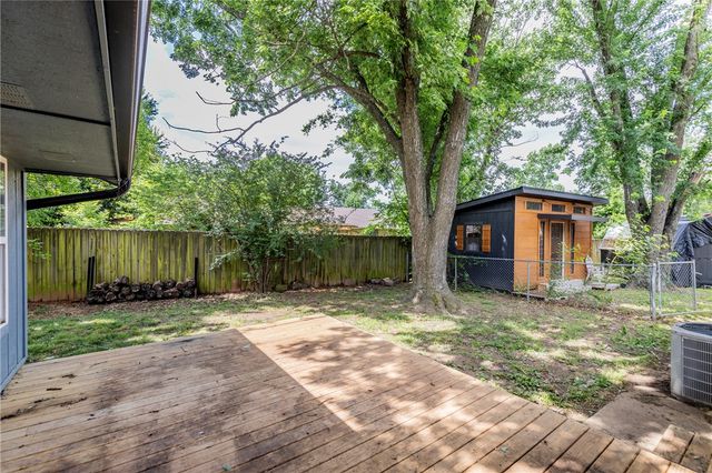 2802 W Turtle Creek Circle, Rogers, AR 72756