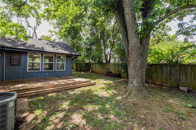 2802 W Turtle Creek Circle, Rogers, AR 72756