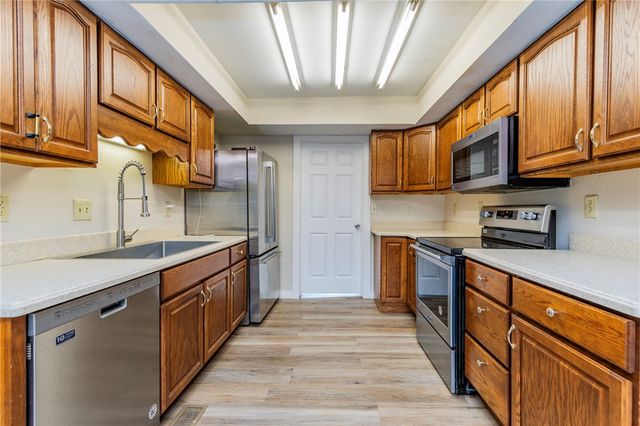 2802 W Turtle Creek Circle, Rogers, AR 72756