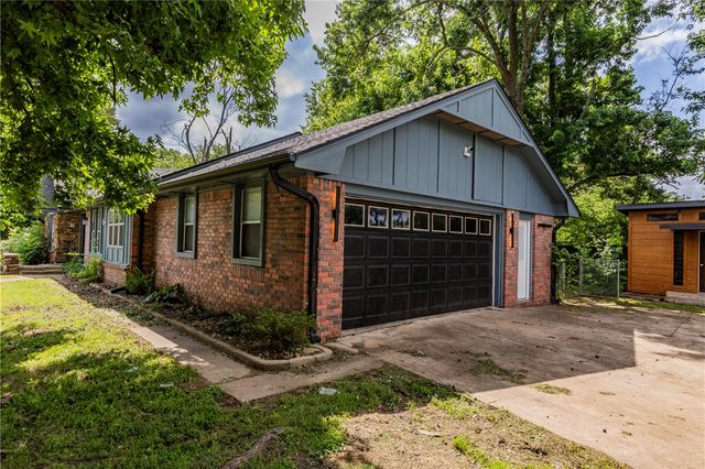 2802 W Turtle Creek Circle, Rogers, AR 72756