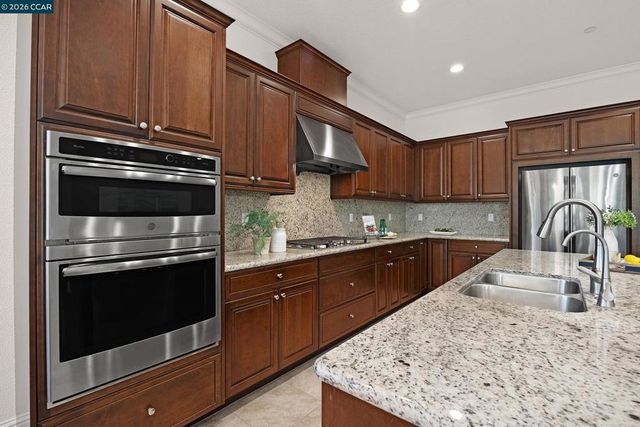 1939 Burgundy Ln, Brentwood, CA 94513