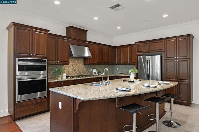 1939 Burgundy Ln, Brentwood, CA 94513