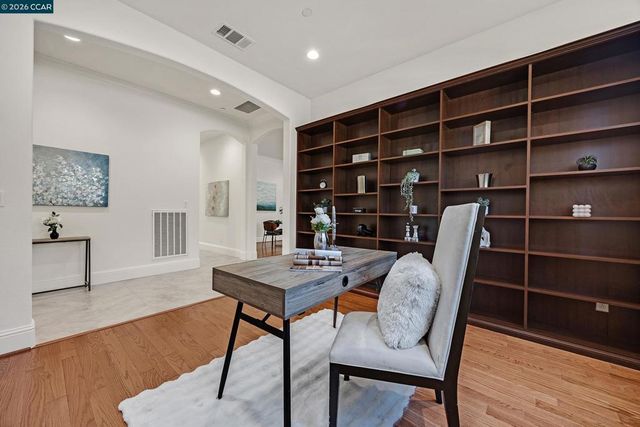 1939 Burgundy Ln, Brentwood, CA 94513