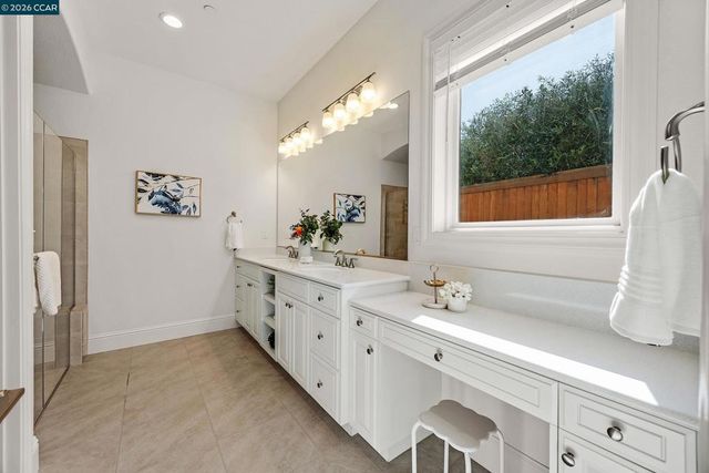 1939 Burgundy Ln, Brentwood, CA 94513
