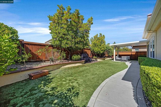 1939 Burgundy Ln, Brentwood, CA 94513