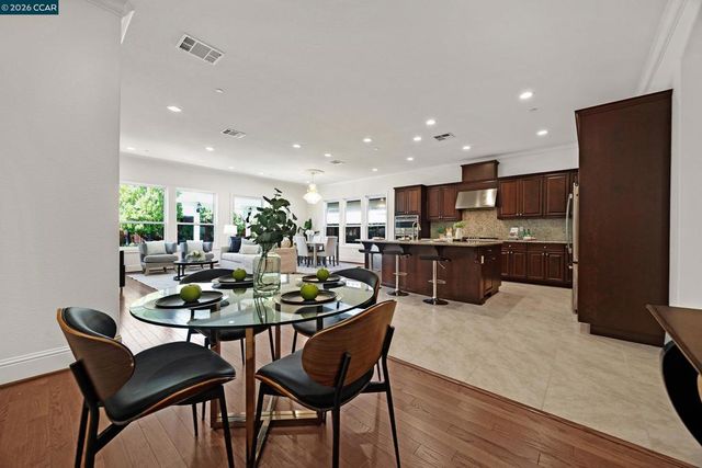 1939 Burgundy Ln, Brentwood, CA 94513