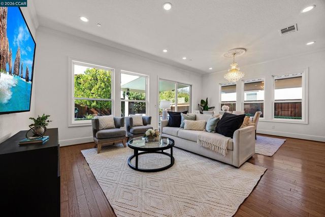 1939 Burgundy Ln, Brentwood, CA 94513