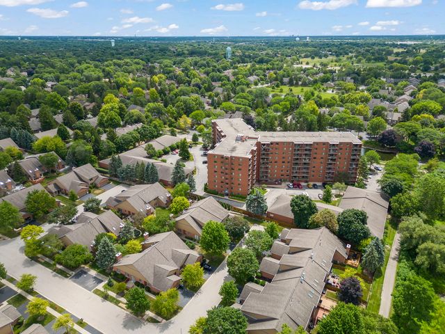 207 Ashley Way, Bloomingdale, IL 60108