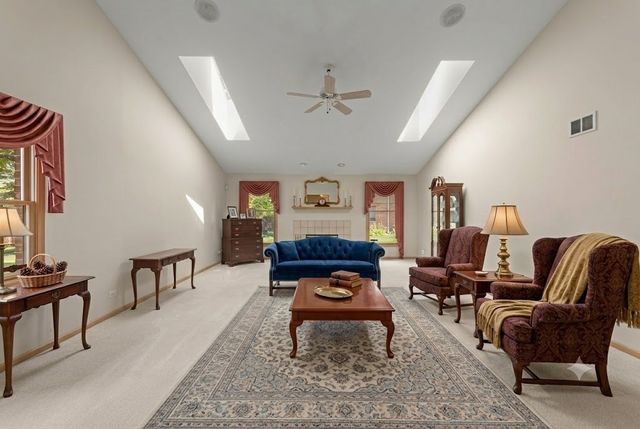 207 Ashley Way, Bloomingdale, IL 60108