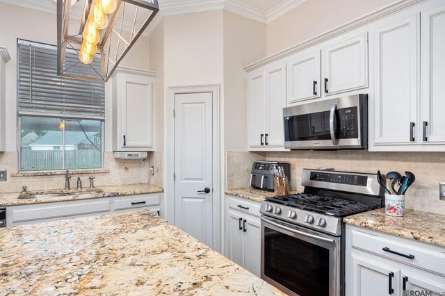 16497 Jefferson Oaks Dr, Prairieville, LA 70769