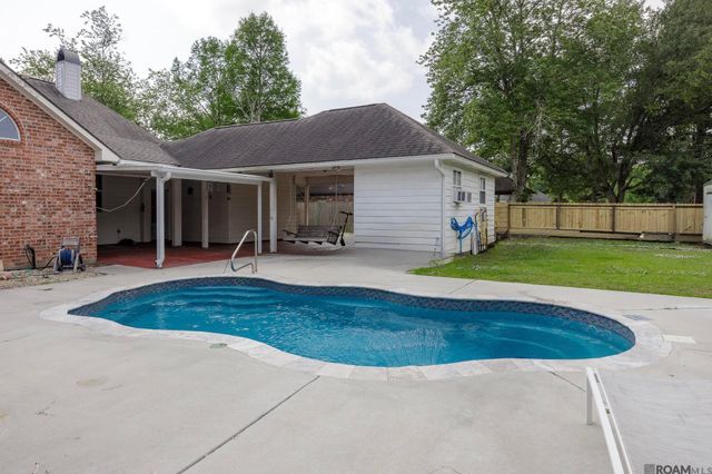 16497 Jefferson Oaks Dr, Prairieville, LA 70769