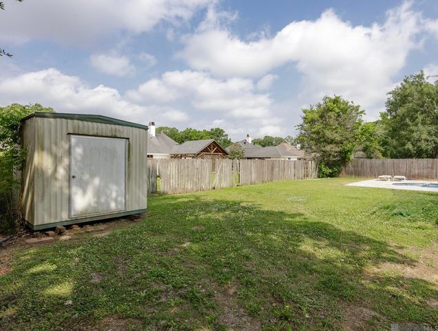 16497 Jefferson Oaks Dr, Prairieville, LA 70769